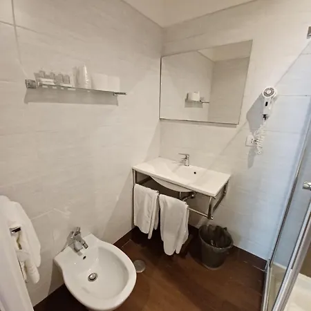 מלון Mimosa Pantheon *