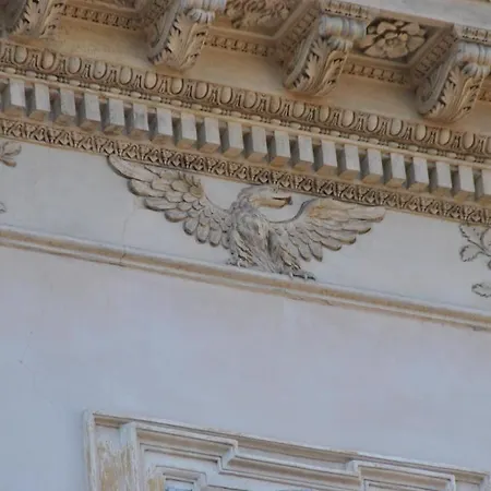 Mimosa Pantheon מלון *