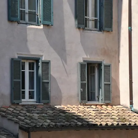 Mimosa Pantheon מלון